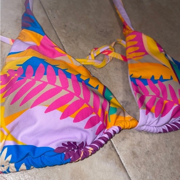 Hobie Women's Standard Triangle Halter Bikini Swimsuit Top NWT M - Picture 7 of 9